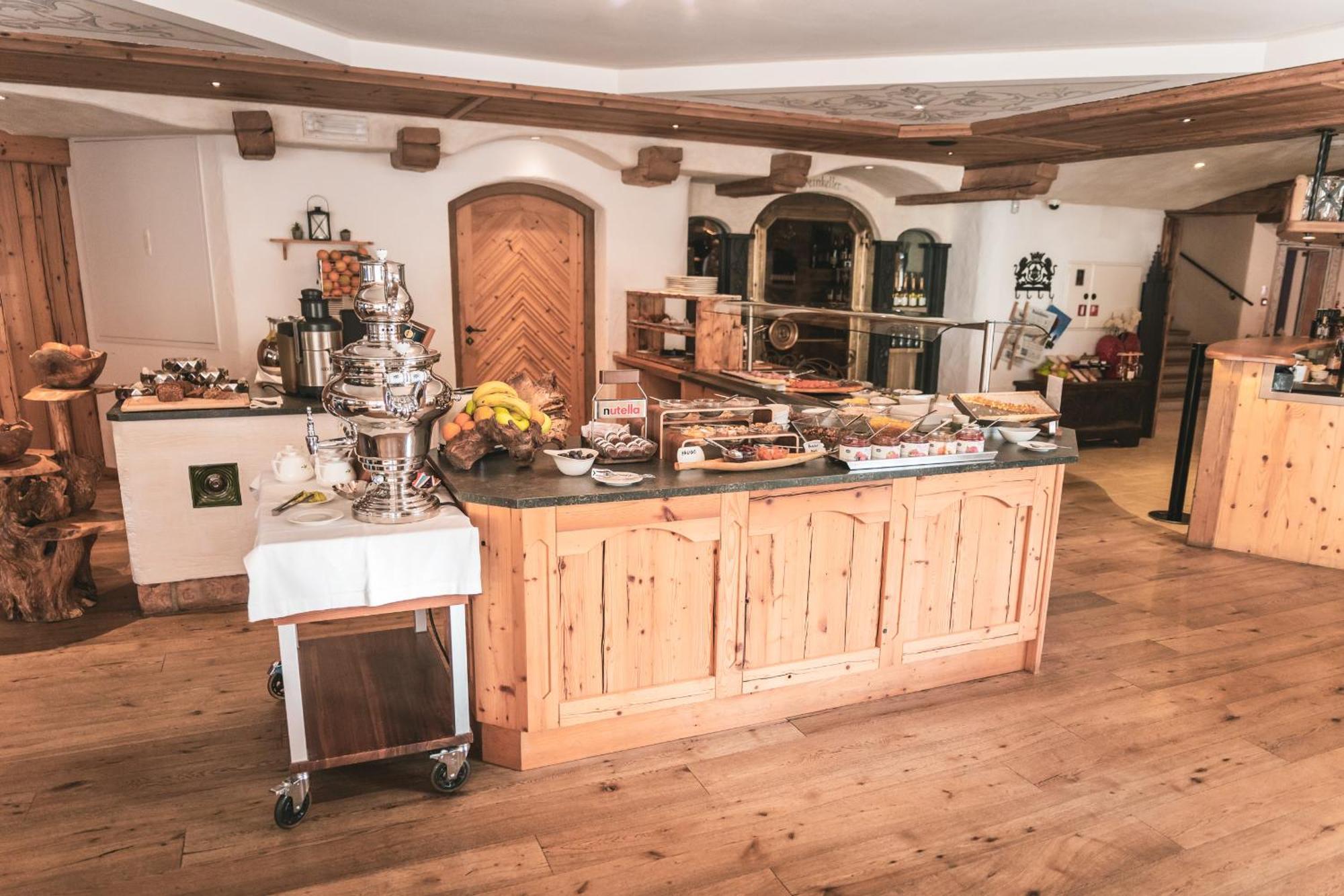Dorfhotel Beludei Santa Cristina Val Gardena Esterno foto