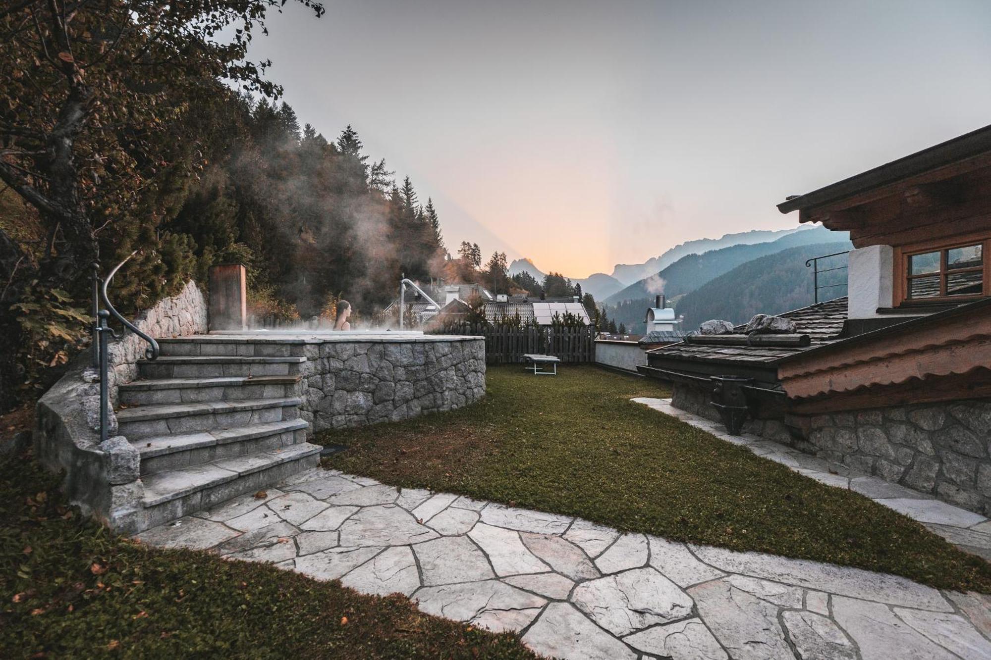 Dorfhotel Beludei Santa Cristina Val Gardena Esterno foto