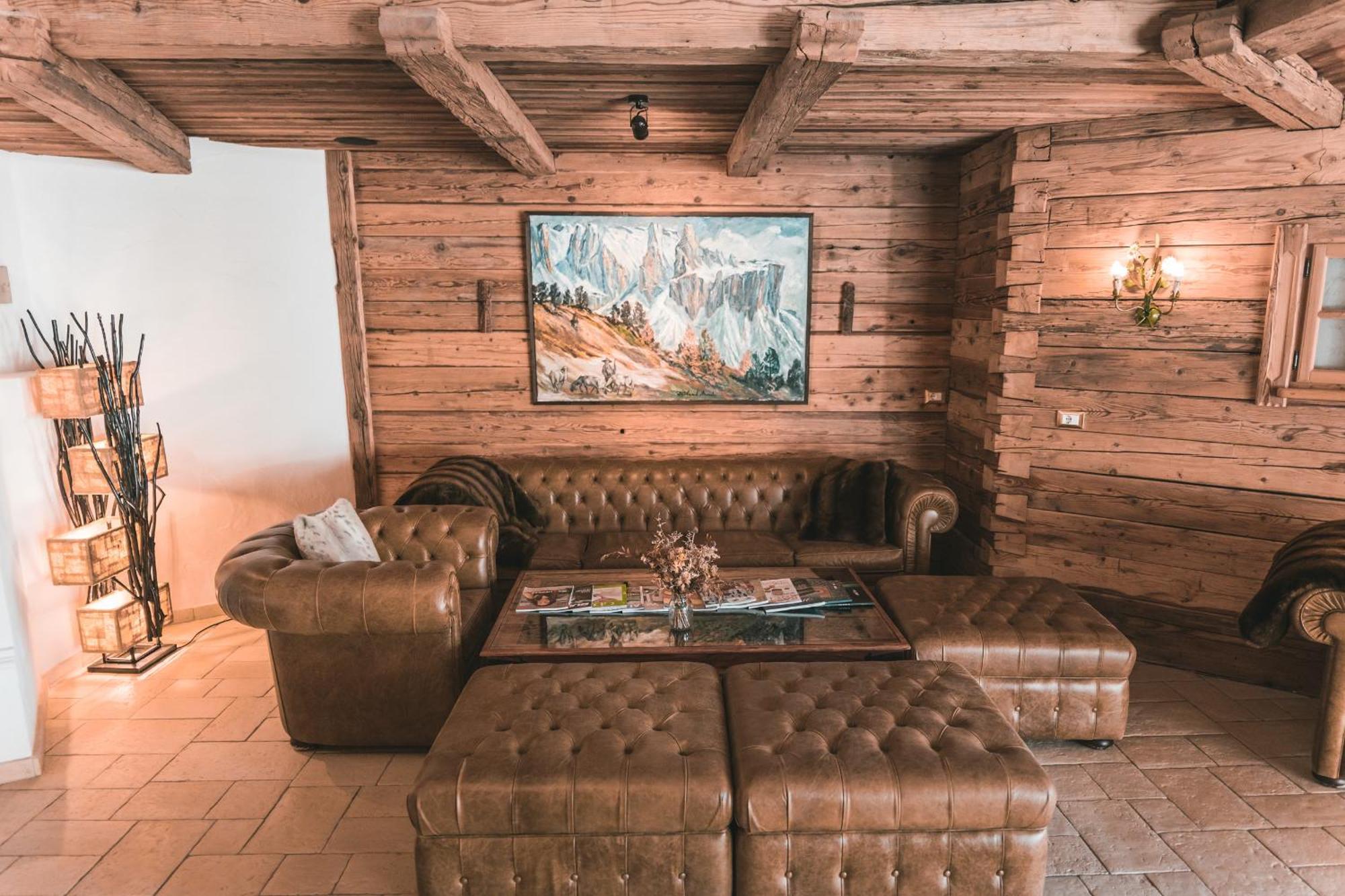 Dorfhotel Beludei Santa Cristina Val Gardena Esterno foto