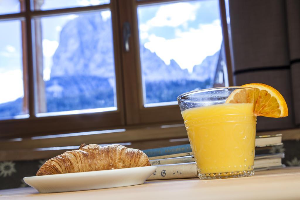 Dorfhotel Beludei Santa Cristina Val Gardena Esterno foto