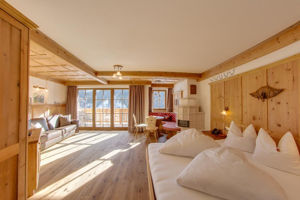 Dorfhotel Beludei Santa Cristina Val Gardena Camera foto